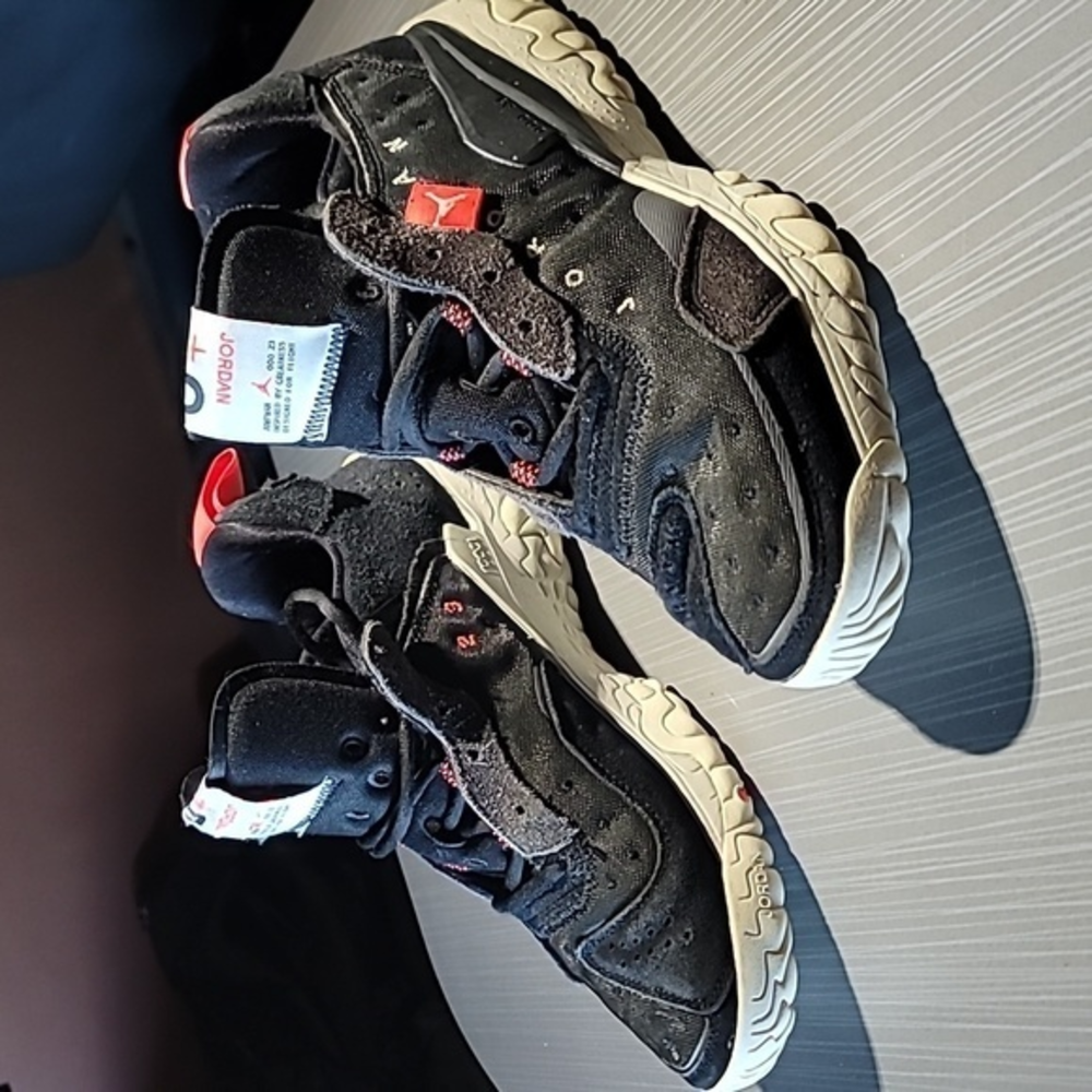Air Jordan Delta 2 Black/Infrared 2021 Sneakers Men's 8.5 (Women's 10.5)